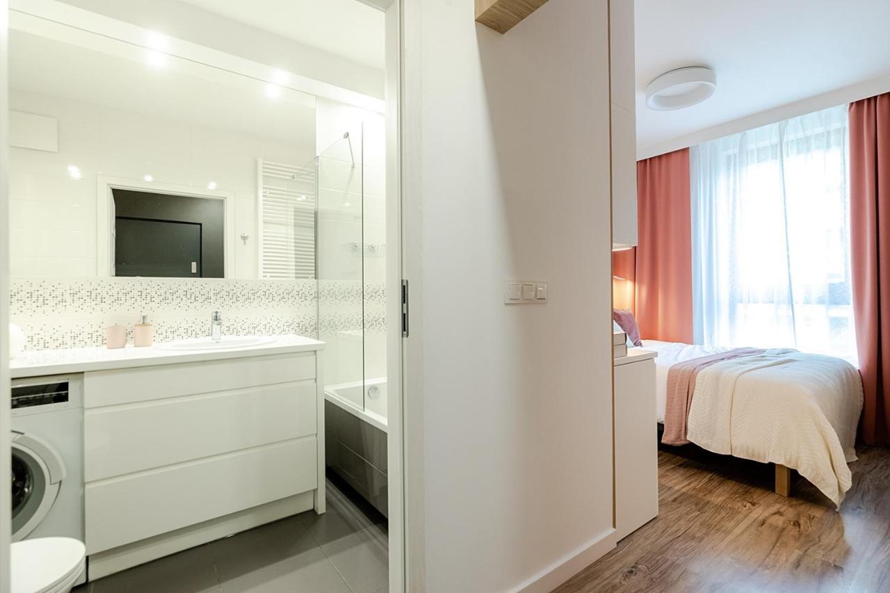 Studio Wola Apartament Kasprzaka - Wifi + Smart Tv 华沙 外观 照片